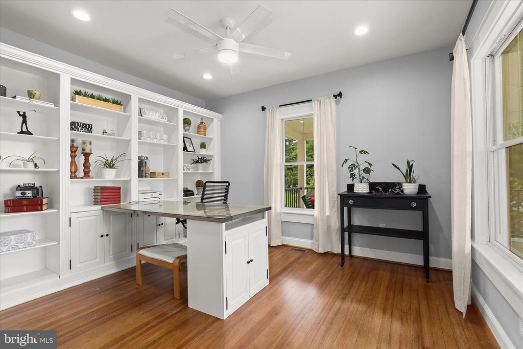 Image 23 of property listing at 16645 FREDERICK RD, Mount Airy, MD 21771