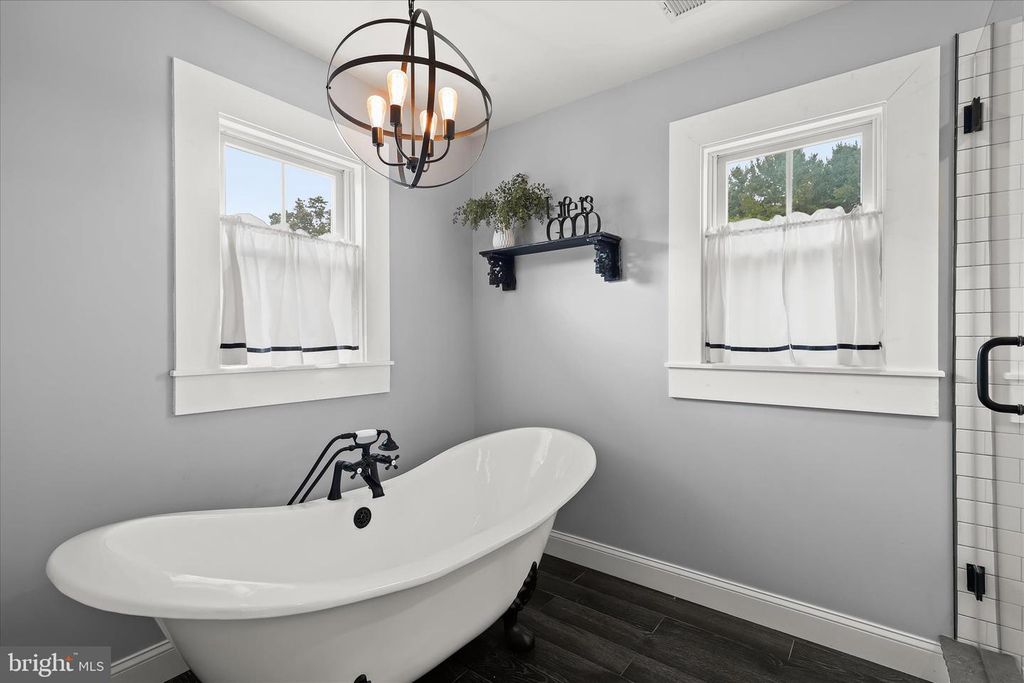 Image 28 of property listing at 16645 FREDERICK RD, Mount Airy, MD 21771