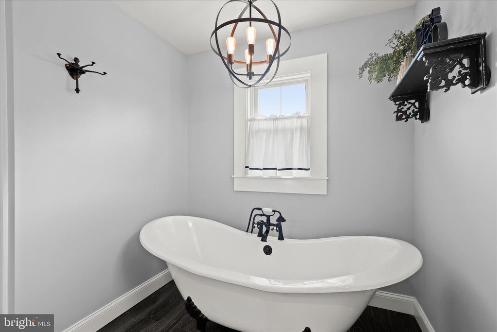 Image 29 of property listing at 16645 FREDERICK RD, Mount Airy, MD 21771