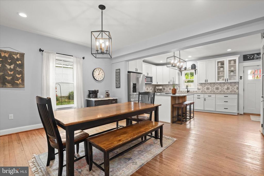 Image 3 of property listing at 16645 FREDERICK RD, Mount Airy, MD 21771