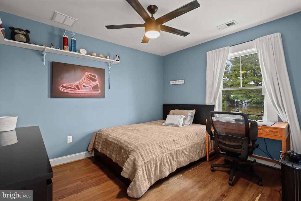 Image 34 of property listing at 16645 FREDERICK RD, Mount Airy, MD 21771