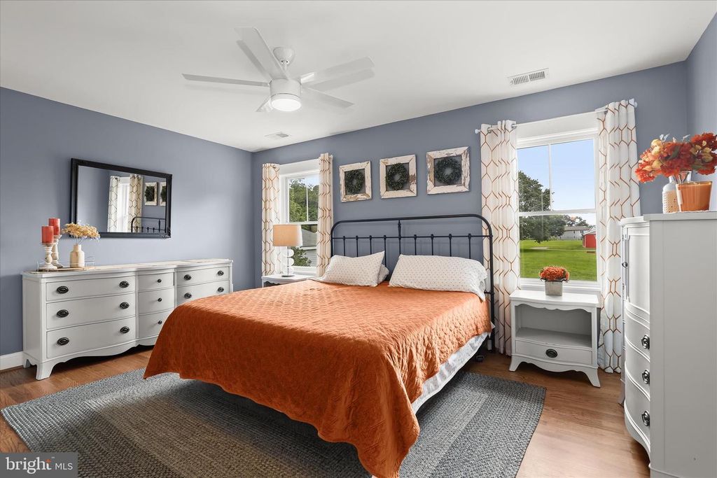 Image 4 of property listing at 16645 FREDERICK RD, Mount Airy, MD 21771