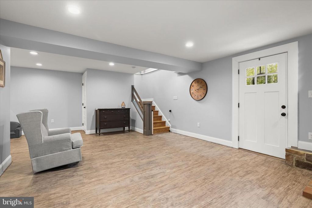 Image 41 of property listing at 16645 FREDERICK RD, Mount Airy, MD 21771