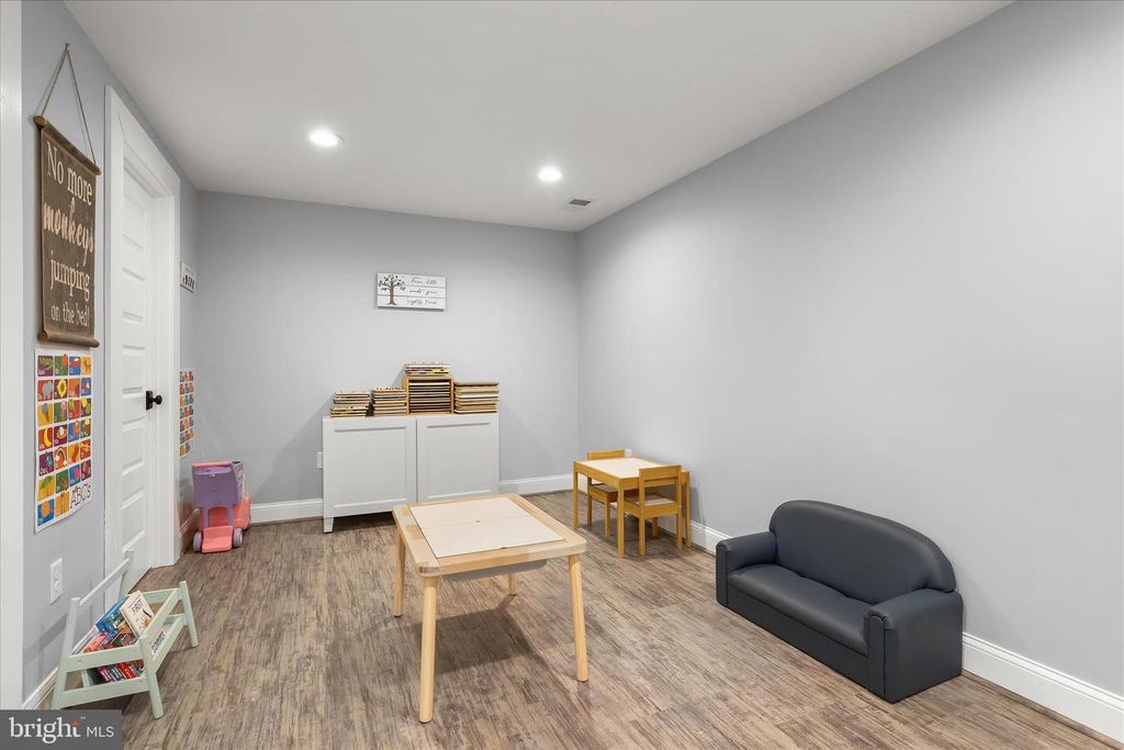 Image 42 of property listing at 16645 FREDERICK RD, Mount Airy, MD 21771