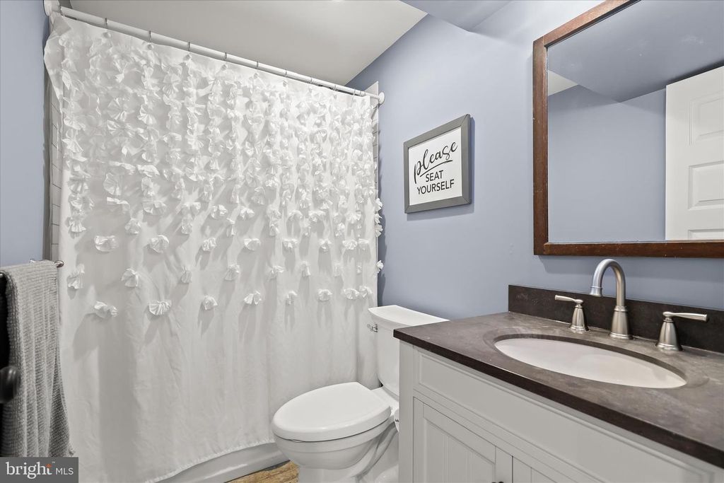 Image 43 of property listing at 16645 FREDERICK RD, Mount Airy, MD 21771