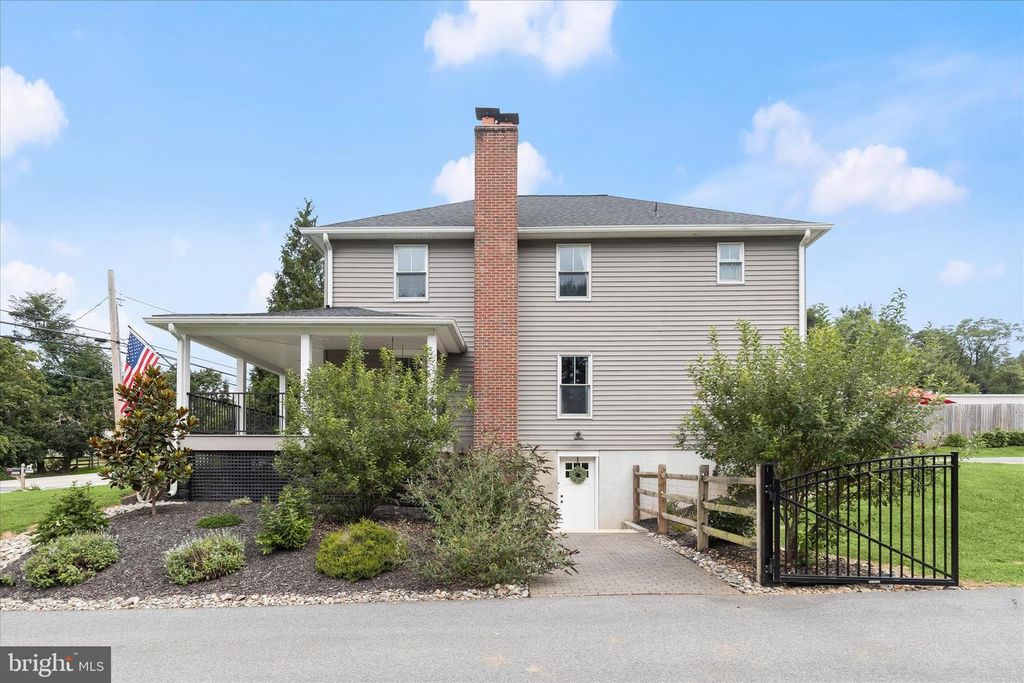 Image 49 of property listing at 16645 FREDERICK RD, Mount Airy, MD 21771