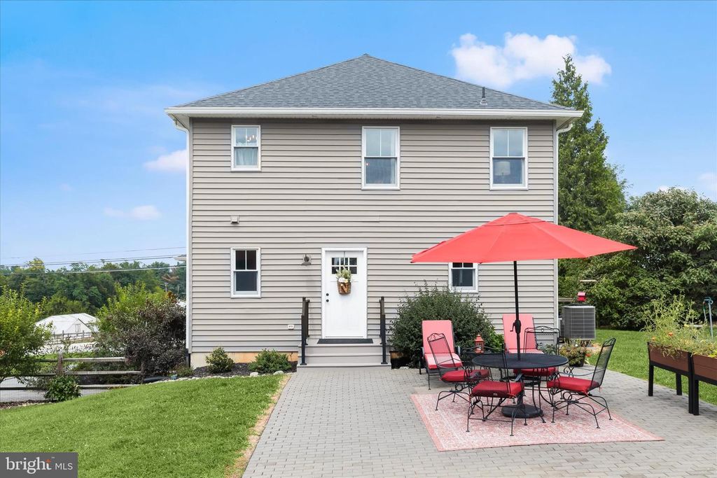 Image 51 of property listing at 16645 FREDERICK RD, Mount Airy, MD 21771