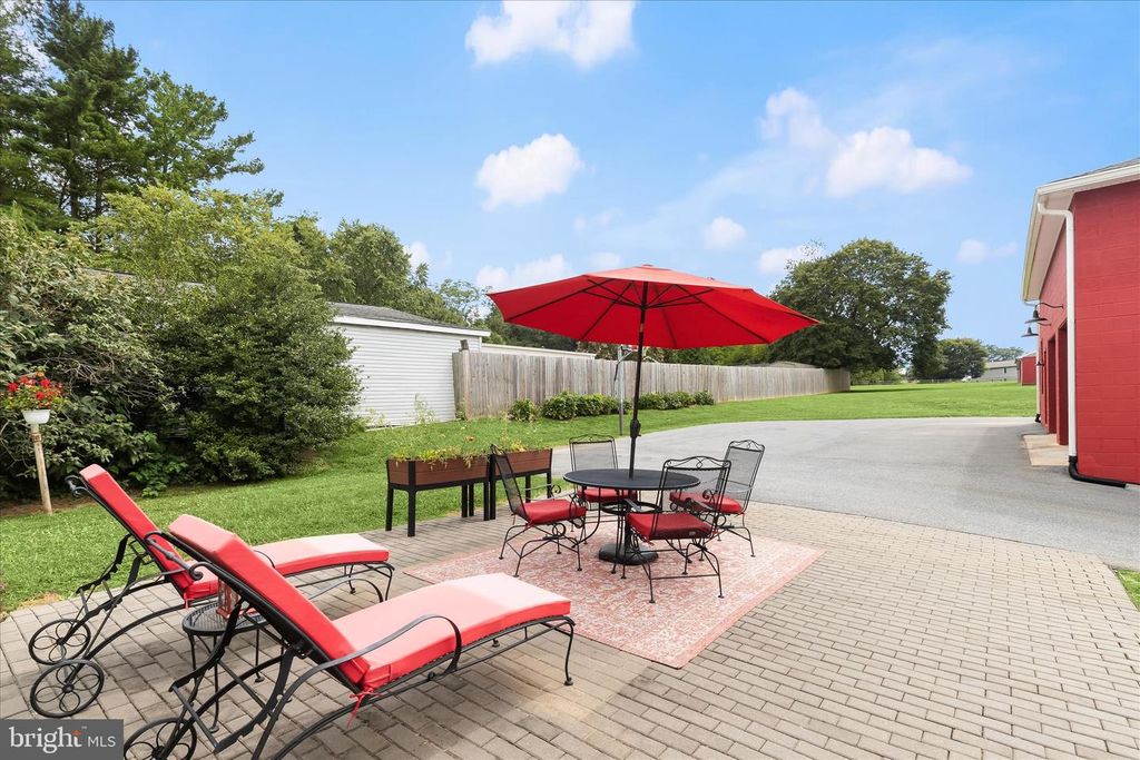 Image 52 of property listing at 16645 FREDERICK RD, Mount Airy, MD 21771