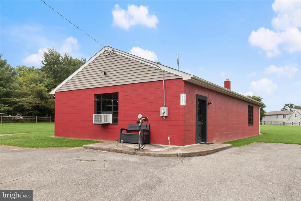 Image 57 of property listing at 16645 FREDERICK RD, Mount Airy, MD 21771