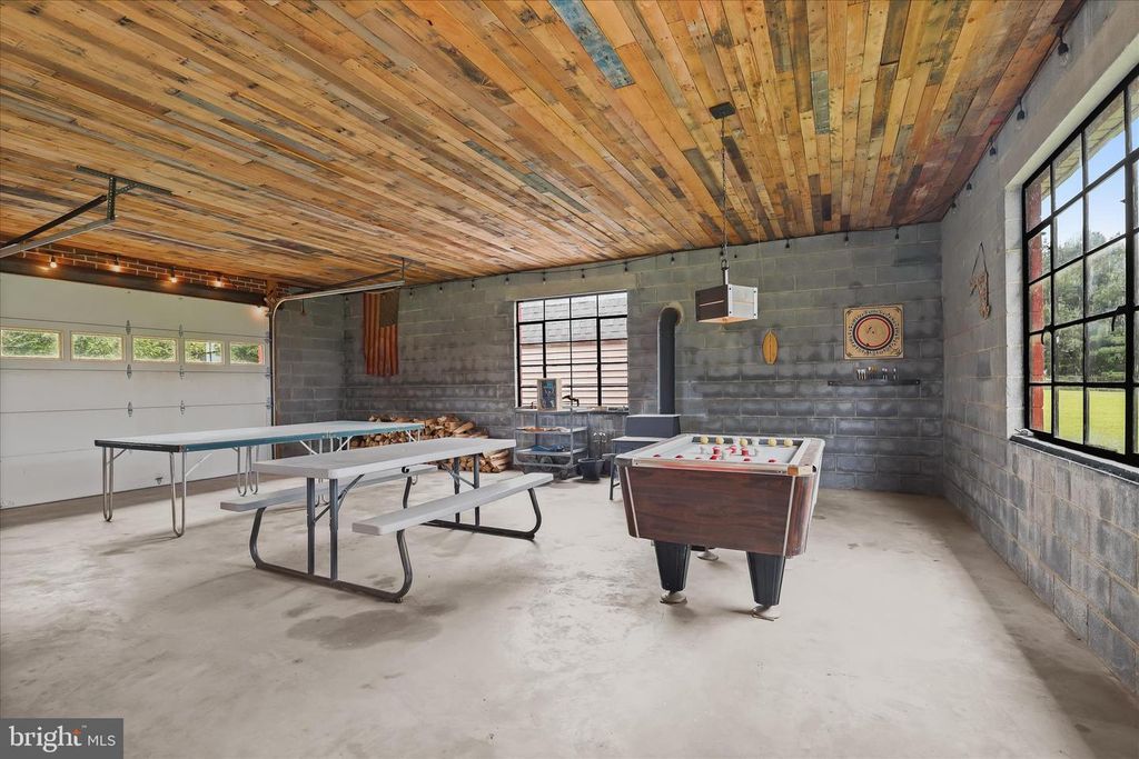 Image 65 of property listing at 16645 FREDERICK RD, Mount Airy, MD 21771