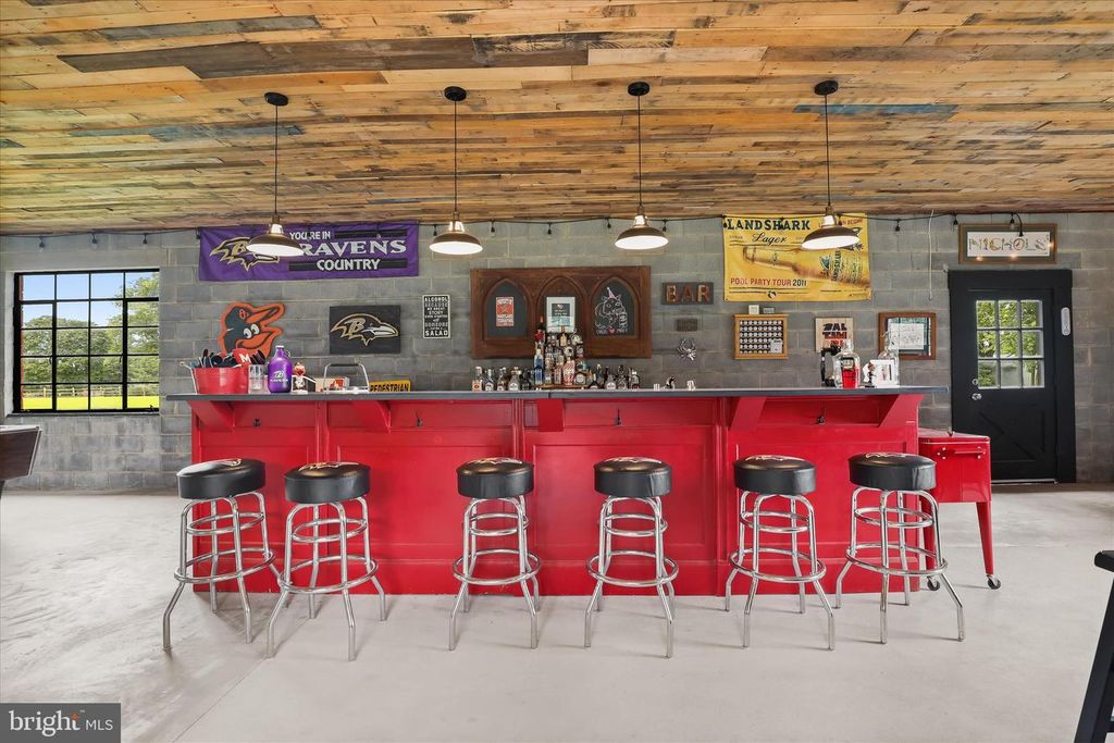 Image 7 of property listing at 16645 FREDERICK RD, Mount Airy, MD 21771