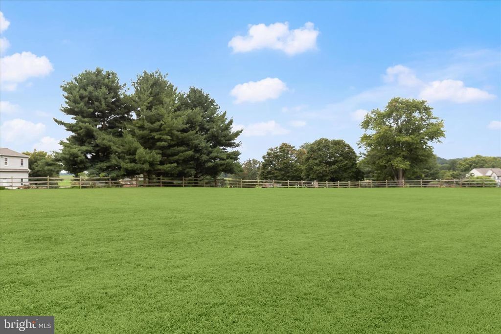 Image 71 of property listing at 16645 FREDERICK RD, Mount Airy, MD 21771