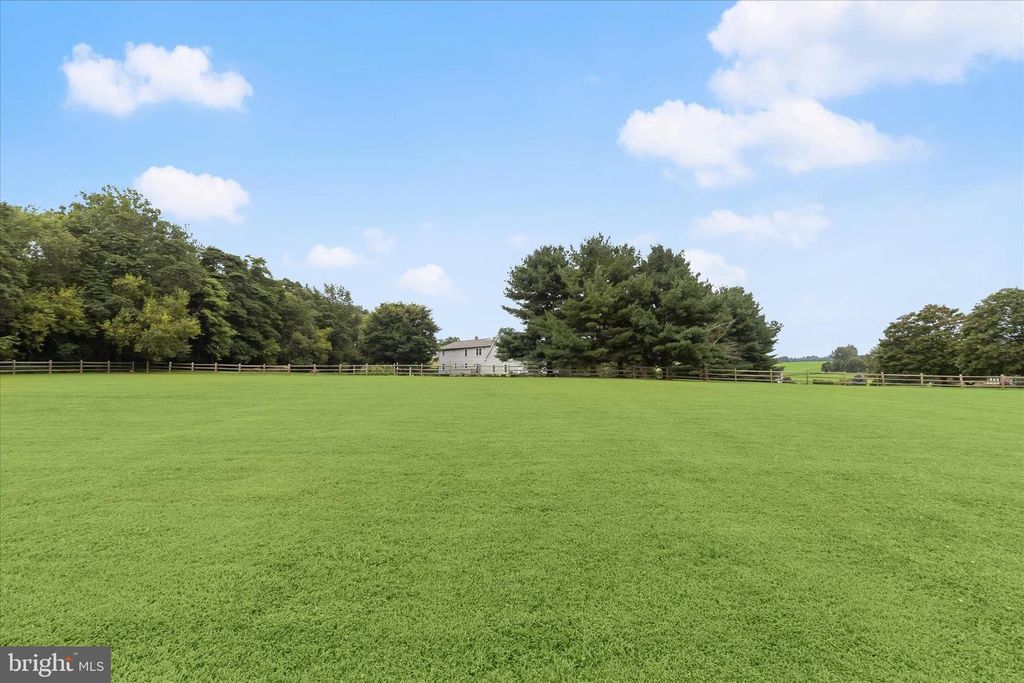 Image 72 of property listing at 16645 FREDERICK RD, Mount Airy, MD 21771