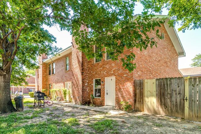 210 Rolston Road 8, Irving, TX 75060