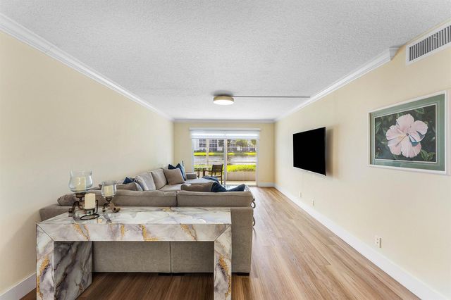 1019 Guildford B, Boca Raton, FL 33434