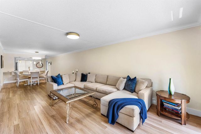 1019 Guildford B, Boca Raton, FL 33434