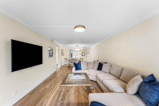 1019 Guildford B, Boca Raton, FL 33434