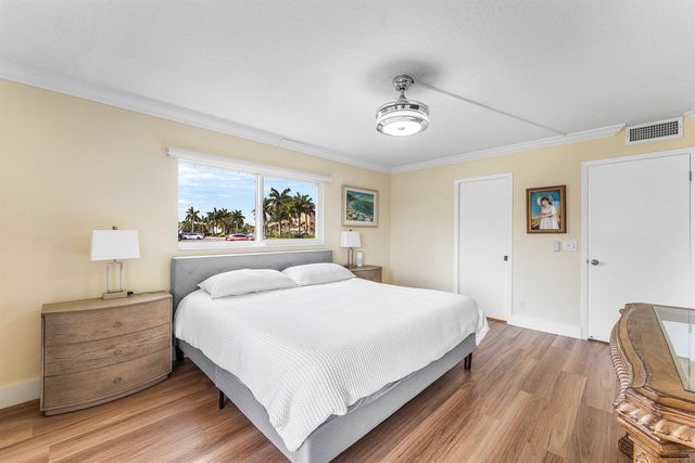 1019 Guildford B, Boca Raton, FL 33434