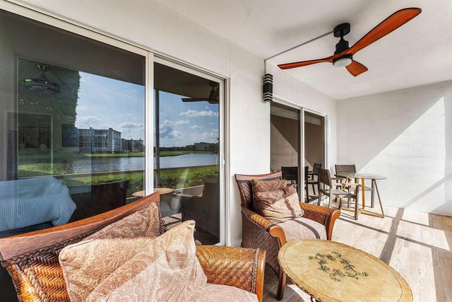 1019 Guildford B, Boca Raton, FL 33434