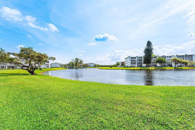 1019 Guildford B, Boca Raton, FL 33434