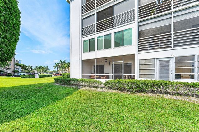 1019 Guildford B, Boca Raton, FL 33434