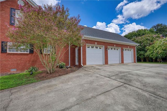 2899 N Sharon Church Road, Loganville, GA 30052