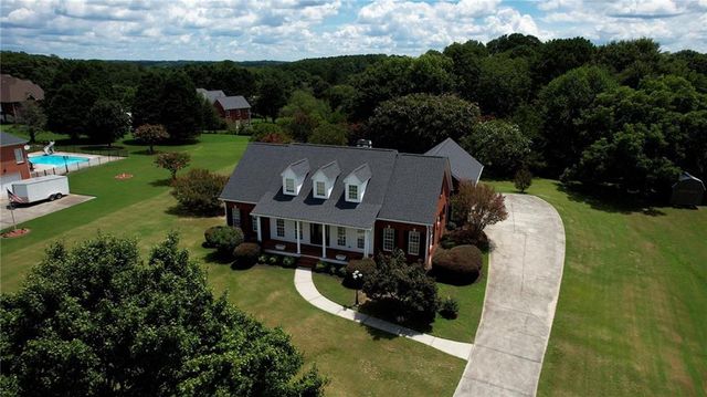 2899 N Sharon Church Road, Loganville, GA 30052
