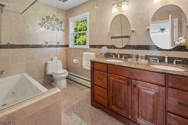 42 Collins Ave, Ramsey Boro, NJ 07446