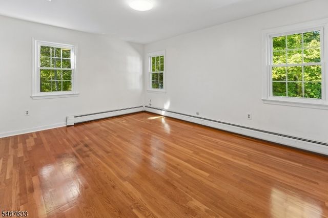 42 Collins Ave, Ramsey Boro, NJ 07446