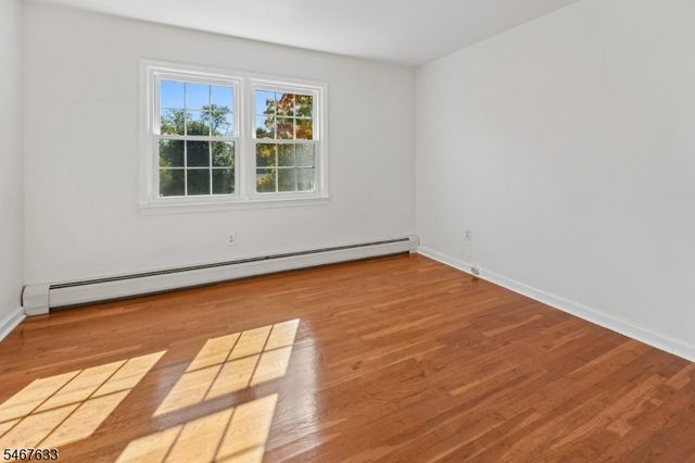 42 Collins Ave, Ramsey Boro, NJ 07446