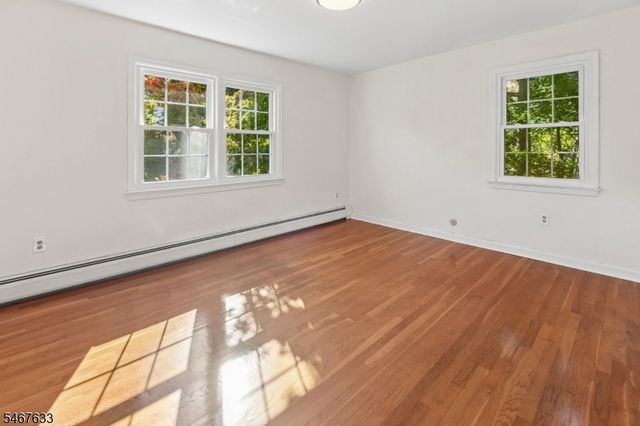 42 Collins Ave, Ramsey Boro, NJ 07446