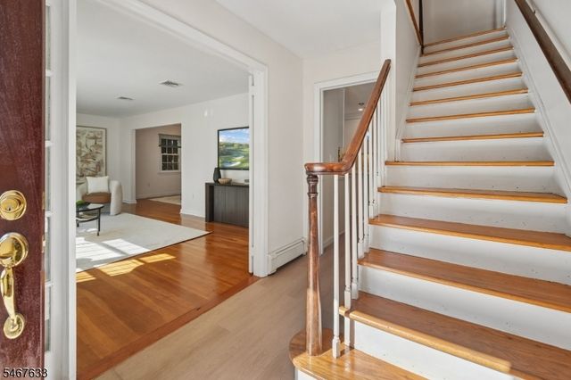 42 Collins Ave, Ramsey Boro, NJ 07446