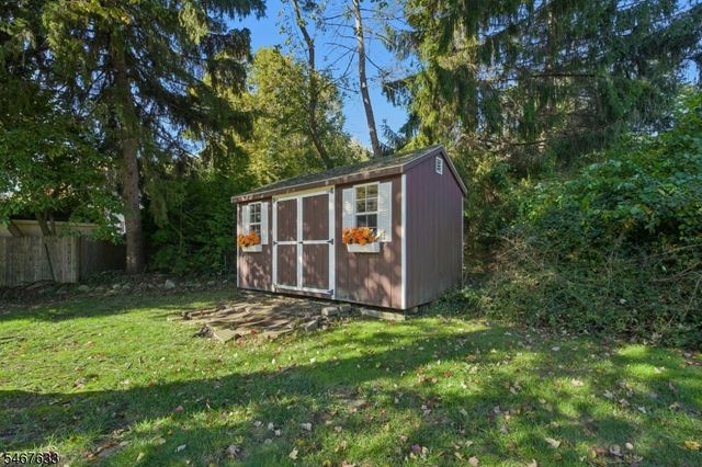 42 Collins Ave, Ramsey Boro, NJ 07446