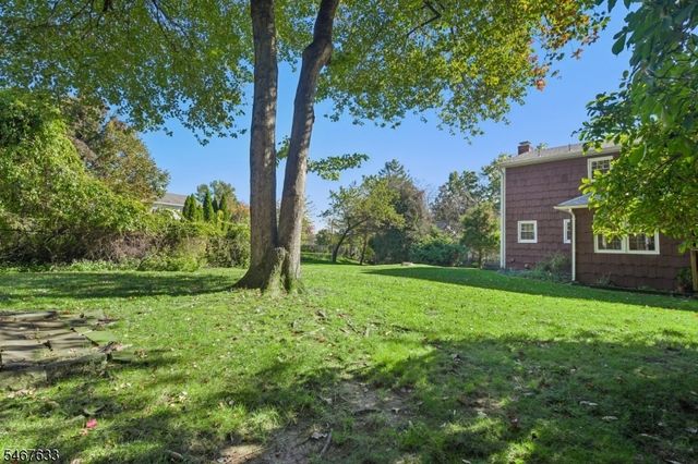 42 Collins Ave, Ramsey Boro, NJ 07446