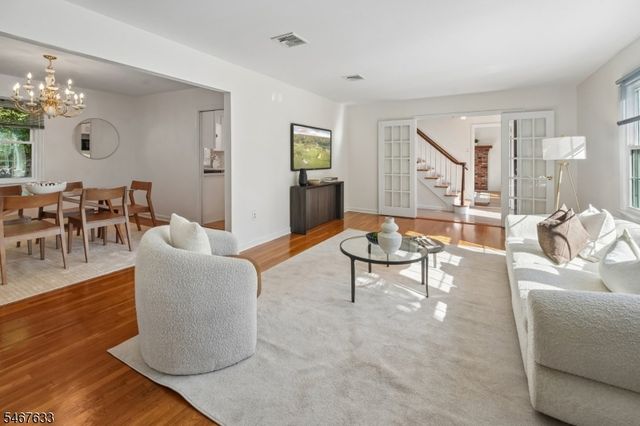 42 Collins Ave, Ramsey Boro, NJ 07446