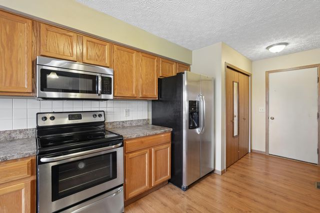 1977 Ashburn Drive, Delaware, OH 43015