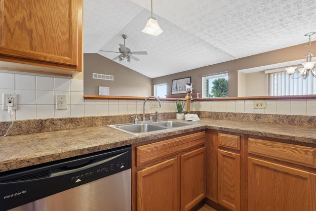 1977 Ashburn Drive, Delaware, OH 43015