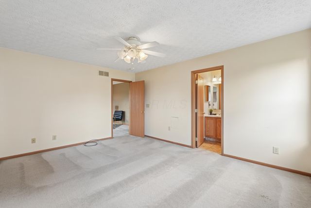 1977 Ashburn Drive, Delaware, OH 43015