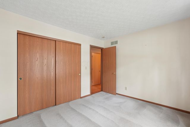 1977 Ashburn Drive, Delaware, OH 43015
