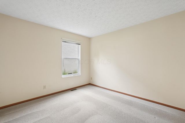 1977 Ashburn Drive, Delaware, OH 43015