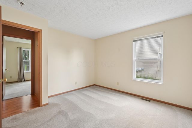 1977 Ashburn Drive, Delaware, OH 43015