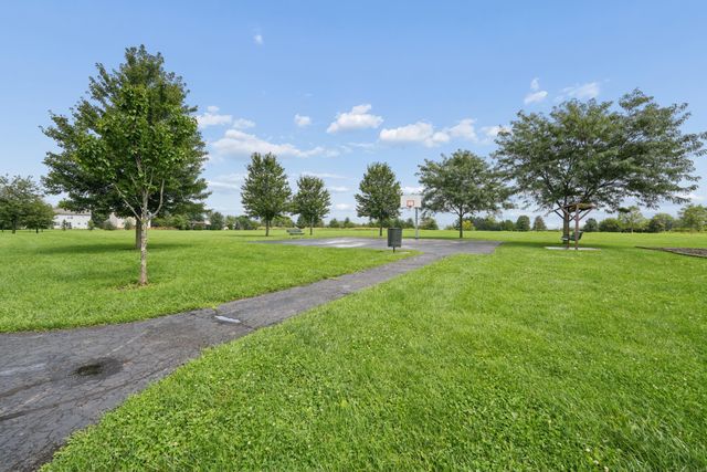 1977 Ashburn Drive, Delaware, OH 43015