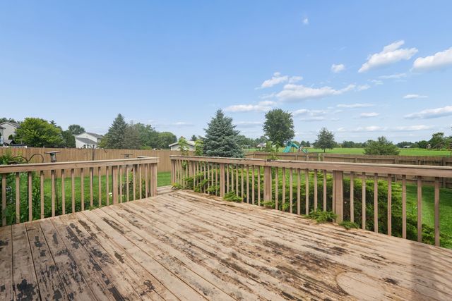 1977 Ashburn Drive, Delaware, OH 43015