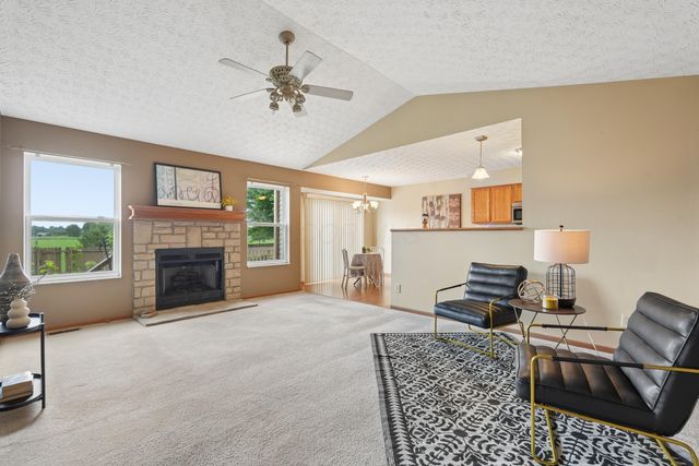1977 Ashburn Drive, Delaware, OH 43015