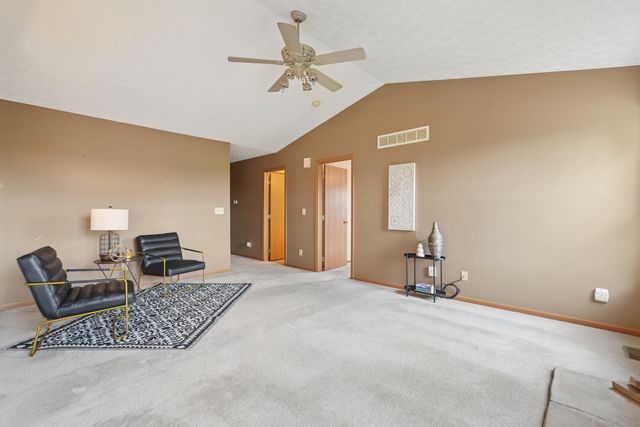 1977 Ashburn Drive, Delaware, OH 43015