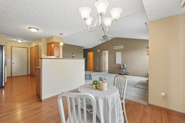 1977 Ashburn Drive, Delaware, OH 43015