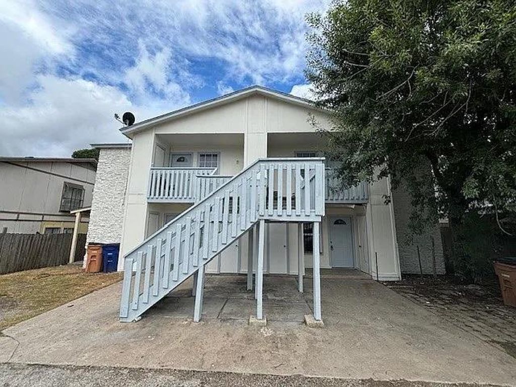 10100 Brownie DR C, Austin, TX 78753