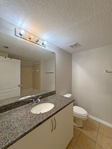138 SW Peacock Blvd Apt 20-106 St, Port St Lucie, FL 34986