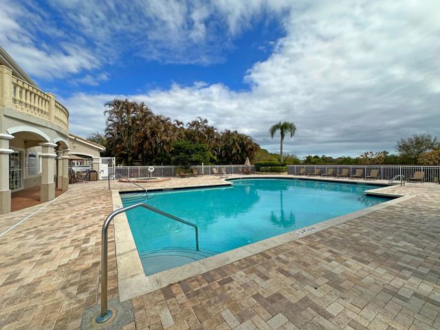 138 SW Peacock Blvd Apt 20-106 St, Port St Lucie, FL 34986