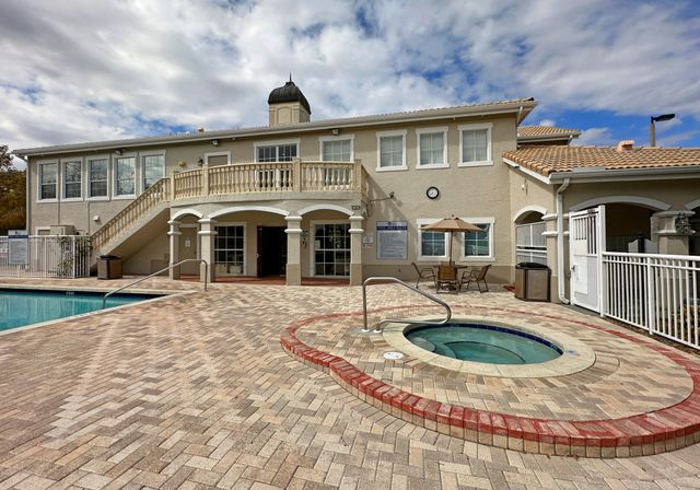 138 SW Peacock Blvd Apt 20-106 St, Port St Lucie, FL 34986
